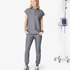 FIGS Zamora Jogger/Rafaela Oversized Grey Scrub Set